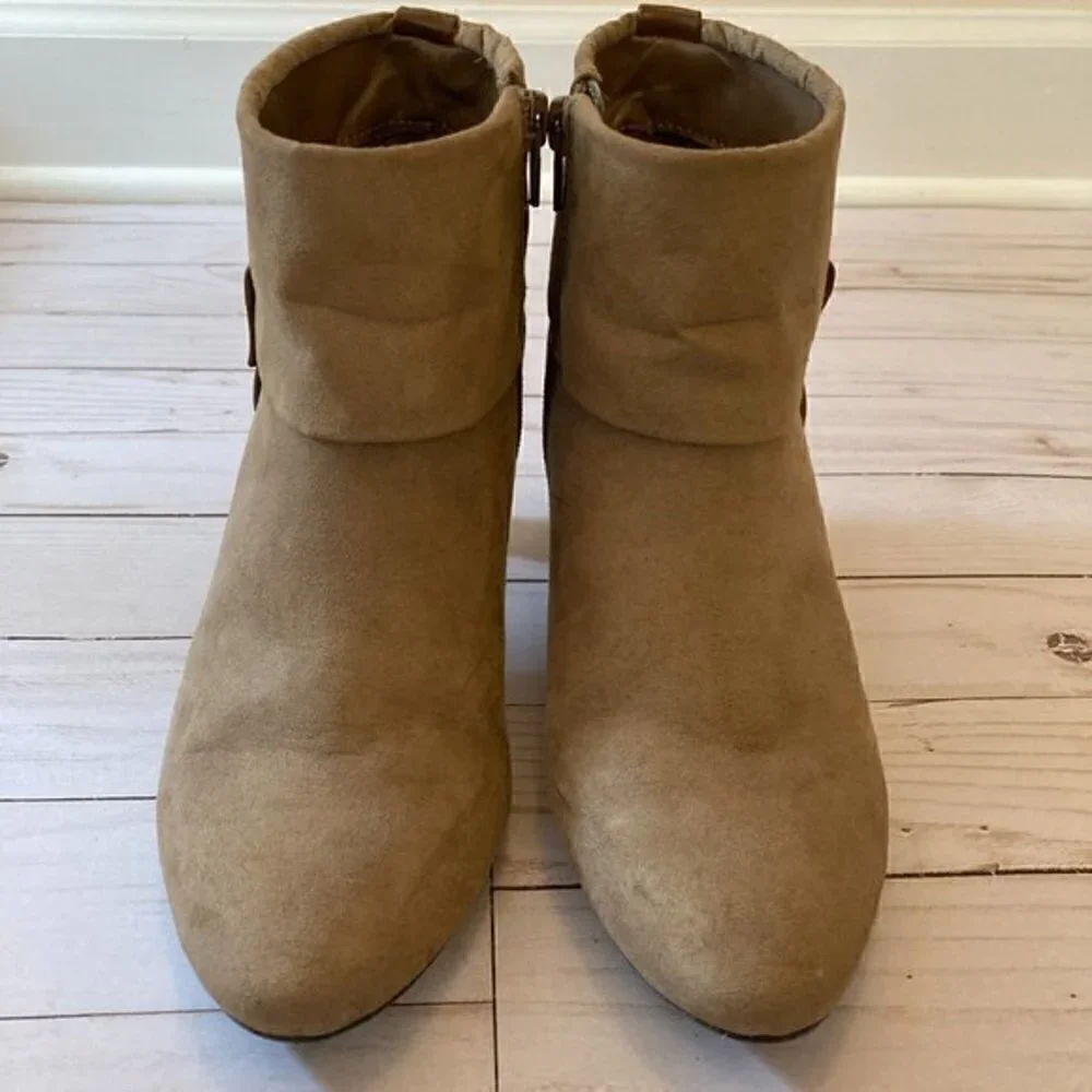 East 5th Heeled Ankle Taupe Brown Almond Toed Booties Sz 7